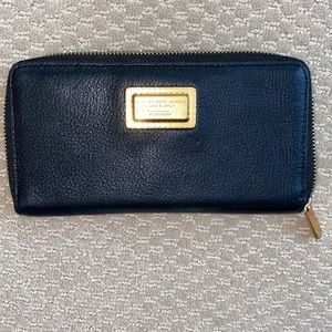 Marc jacobs black wallet